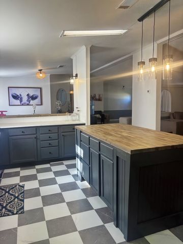 128 Rock Salt Drive, Springtown, TX 76082