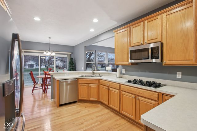 519 Hadleigh Court, Westfield, IN 46074