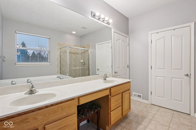 519 Hadleigh Court, Westfield, IN 46074