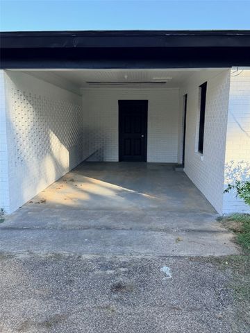 204 Mount Sylvan Street, Lindale, TX 75771