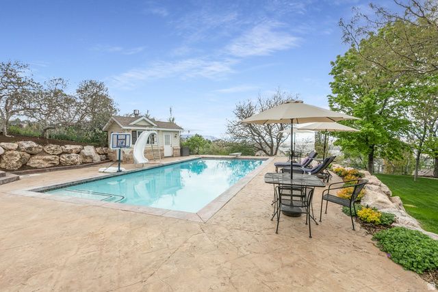 3864 S MONARCH DR, Bountiful, UT 84010