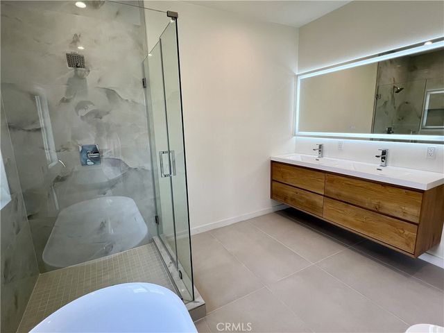 1100 S Highland, Los Angeles, CA 90019