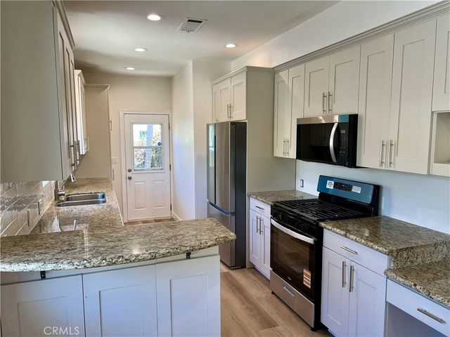 1100 S Highland, Los Angeles, CA 90019