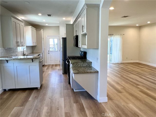 1100 S Highland, Los Angeles, CA 90019