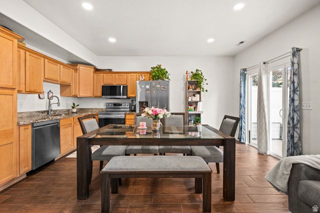 6688 S PINES POINT WAY, West Jordan, UT 84084