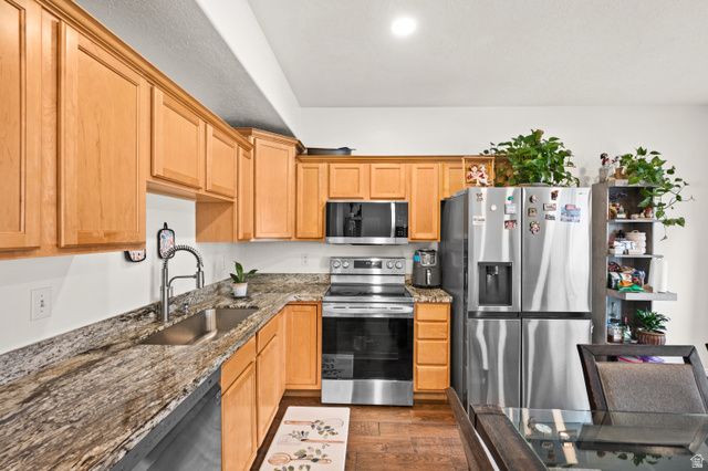 6688 S PINES POINT WAY, West Jordan, UT 84084