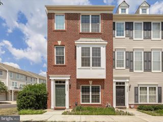 43080 CENTER ST, Chantilly, VA 20152