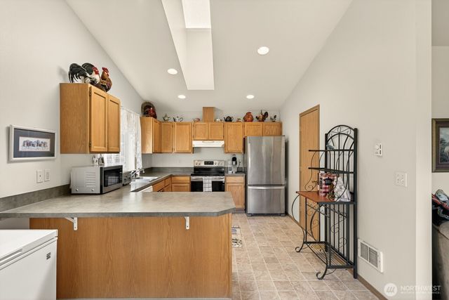 2303 256th St NW, Stanwood, WA 98292