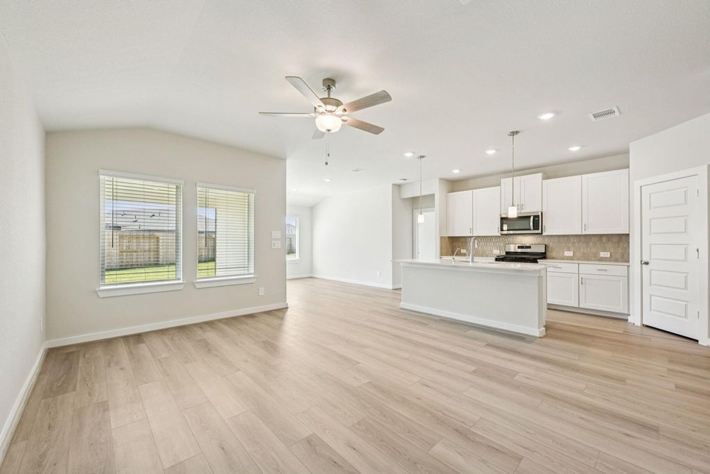 29014 Farmhouse Estates Drive, Waller, TX 77484