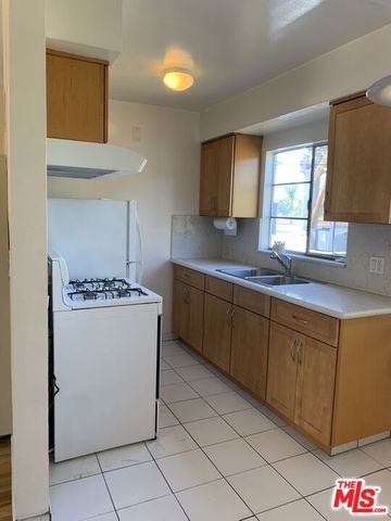 12717 Washington Place 10, Los Angeles, CA 90066