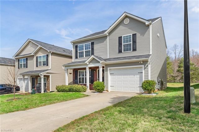4381 Oak Pointe Drive, Winston-salem, NC 27105