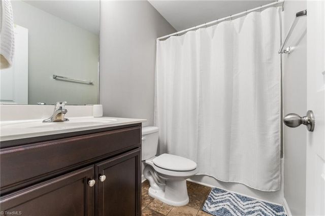 4381 Oak Pointe Drive, Winston-salem, NC 27105