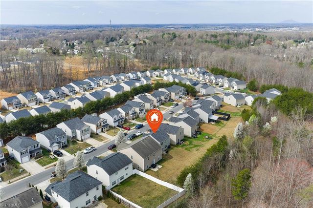 4381 Oak Pointe Drive, Winston-salem, NC 27105