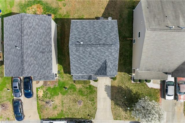 4381 Oak Pointe Drive, Winston-salem, NC 27105