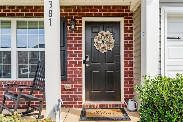 4381 Oak Pointe Drive, Winston-salem, NC 27105