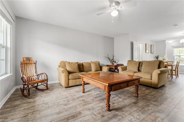 4381 Oak Pointe Drive, Winston-salem, NC 27105