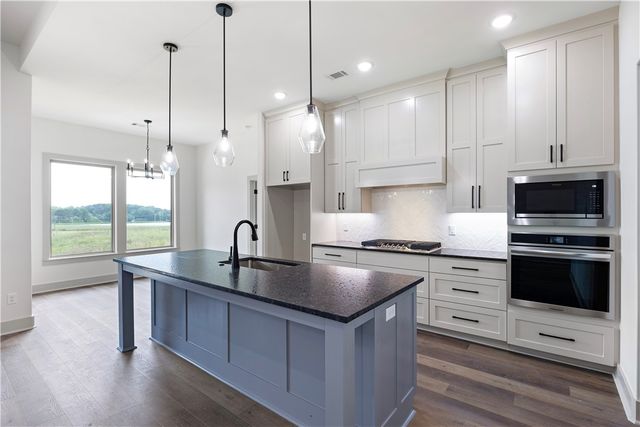 1342 Elk Horn Drive, Russellville, AR 72802