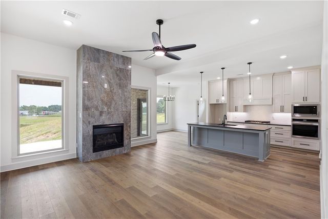 1342 Elk Horn Drive, Russellville, AR 72802