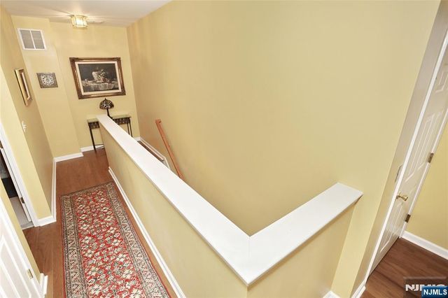 17 De Bruyle Court, Hawthorne, NJ 07506
