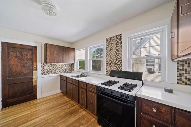 1667-1669 Centre Street, Newton, MA 02461