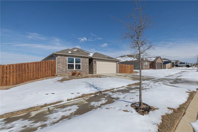 2932 W Obsidian Street, Fayetteville, AR 72704