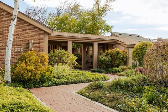220 E DORCHESTER DR, Salt Lake City, UT 84103