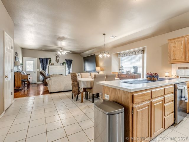 615 N Douglas Street, Jenks, OK 74037