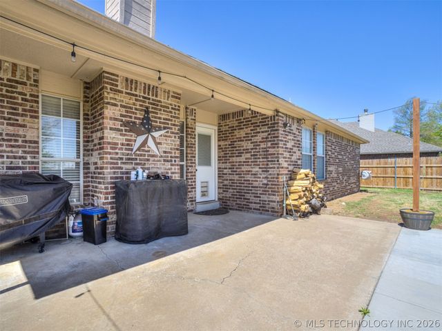 615 N Douglas Street, Jenks, OK 74037