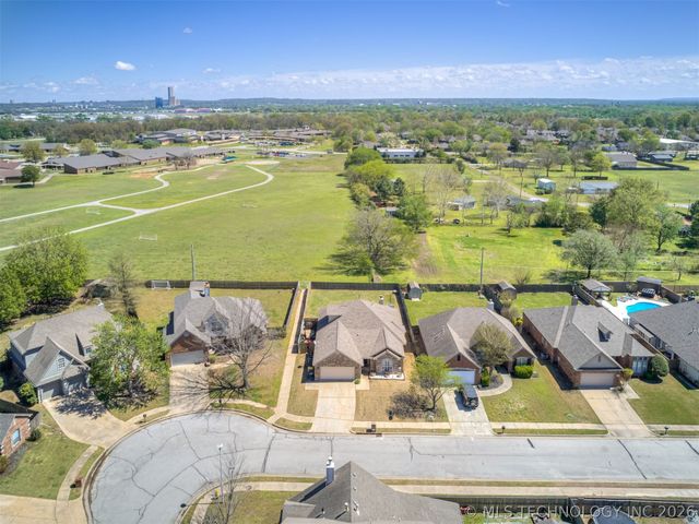 615 N Douglas Street, Jenks, OK 74037