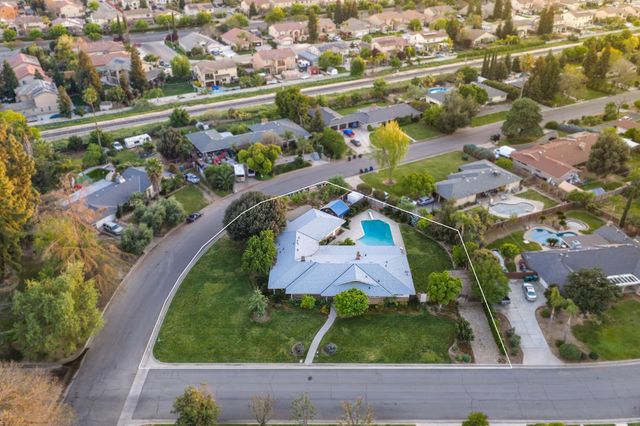 5890 E Dwight Way, Fresno, CA 93727