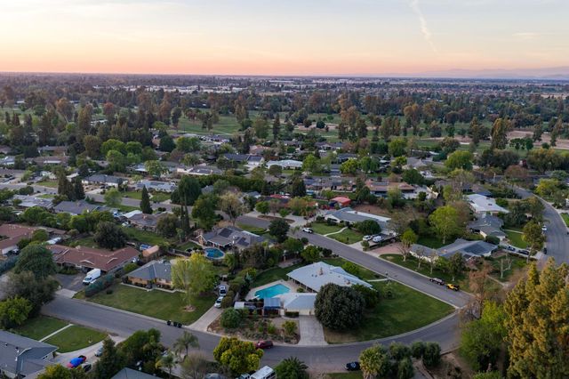 5890 E Dwight Way, Fresno, CA 93727