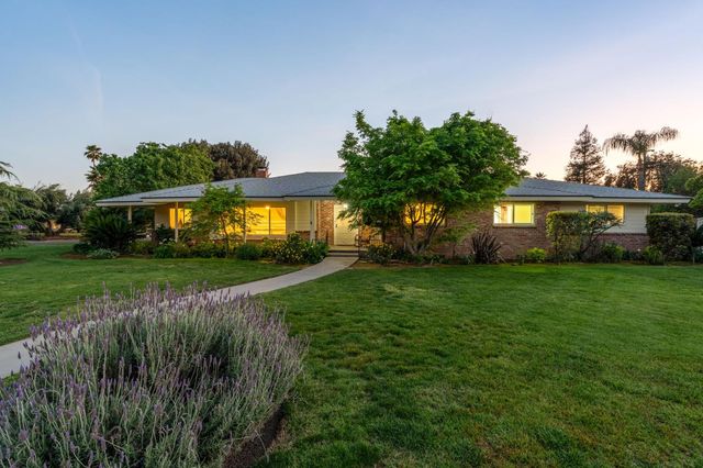 5890 E Dwight Way, Fresno, CA 93727