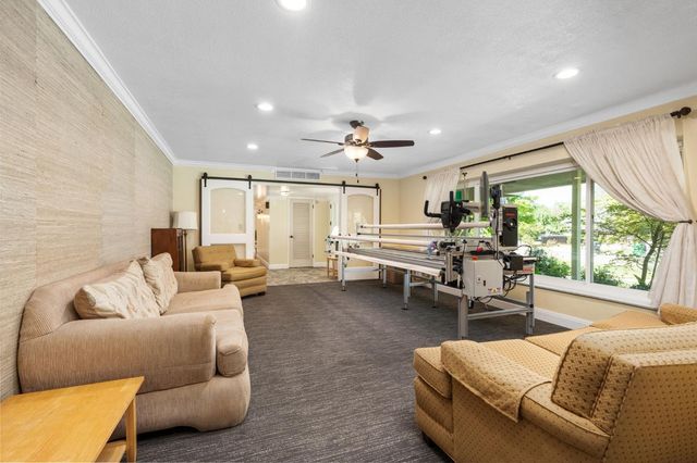 5890 E Dwight Way, Fresno, CA 93727