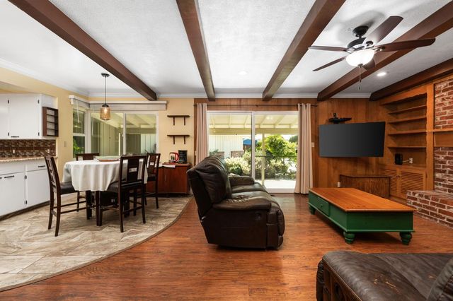 5890 E Dwight Way, Fresno, CA 93727