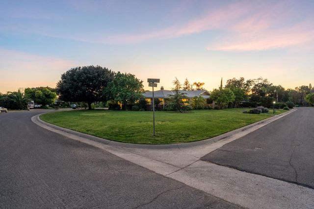 5890 E Dwight Way, Fresno, CA 93727