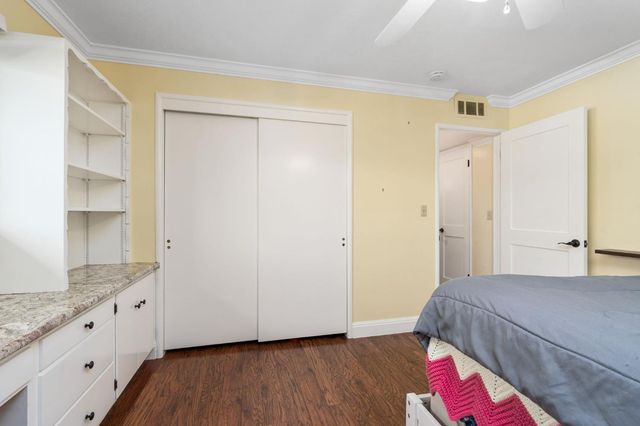 5890 E Dwight Way, Fresno, CA 93727