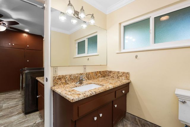 5890 E Dwight Way, Fresno, CA 93727