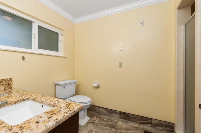 5890 E Dwight Way, Fresno, CA 93727