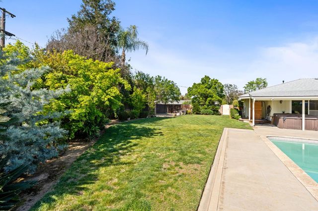 5890 E Dwight Way, Fresno, CA 93727