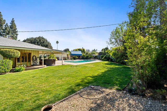 5890 E Dwight Way, Fresno, CA 93727