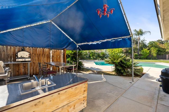 5890 E Dwight Way, Fresno, CA 93727