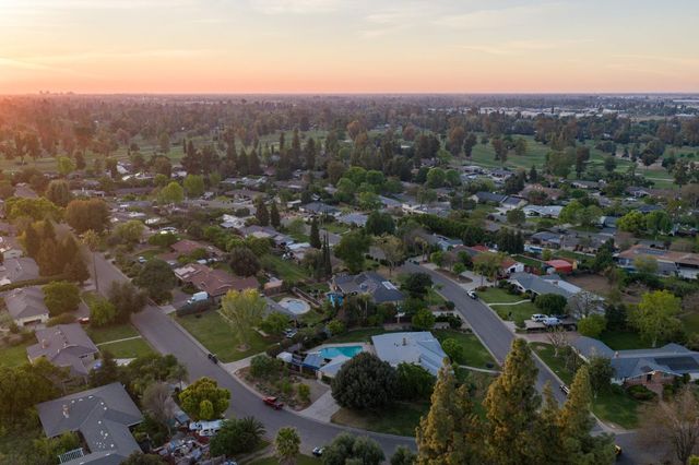 5890 E Dwight Way, Fresno, CA 93727