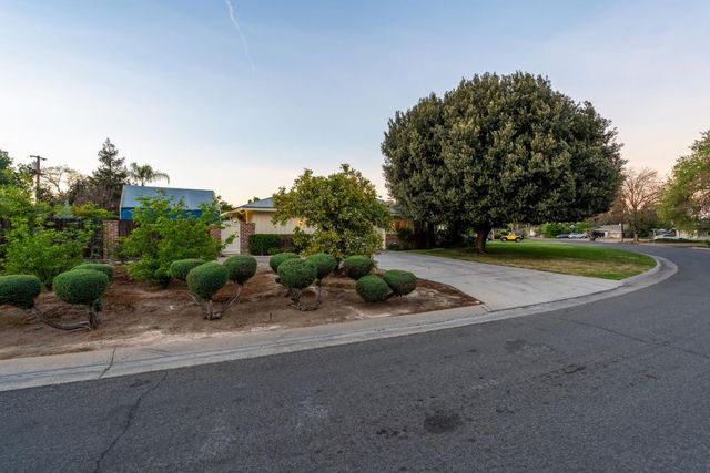 5890 E Dwight Way, Fresno, CA 93727