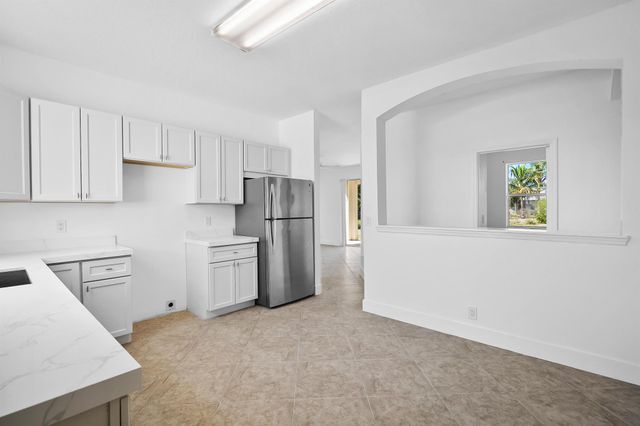 565 SW Feldman Avenue, Port St Lucie, FL 34953