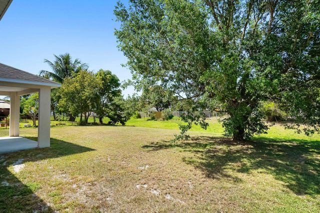 565 SW Feldman Avenue, Port St Lucie, FL 34953
