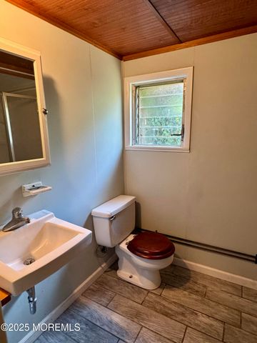 22 Maple Street, Waretown, NJ 08758