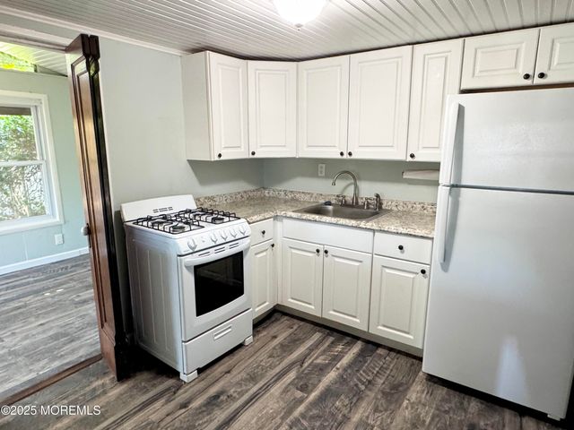22 Maple Street, Waretown, NJ 08758