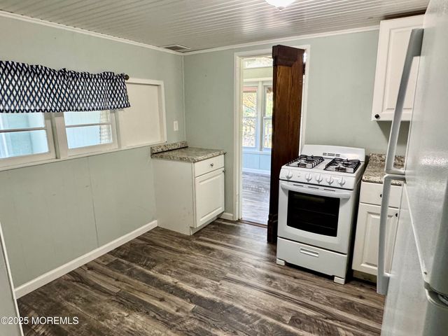 22 Maple Street, Waretown, NJ 08758