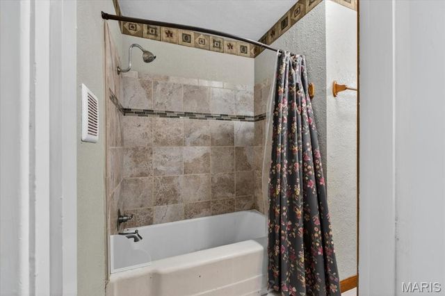 31 Fahey Place, Belleville, IL 62220