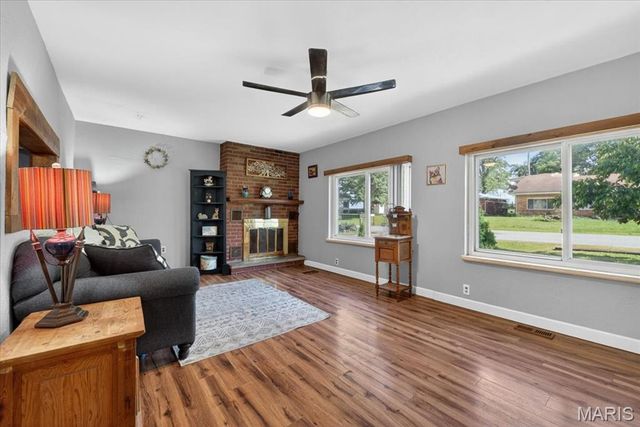 31 Fahey Place, Belleville, IL 62220